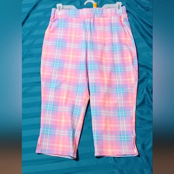 Sugarthrillz pastel capris - Picture 1 of 2